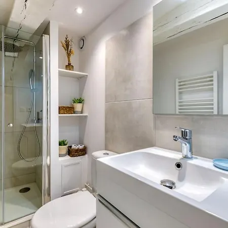 Elina, Charmant F2 Pour 2 En Centre De Apartment